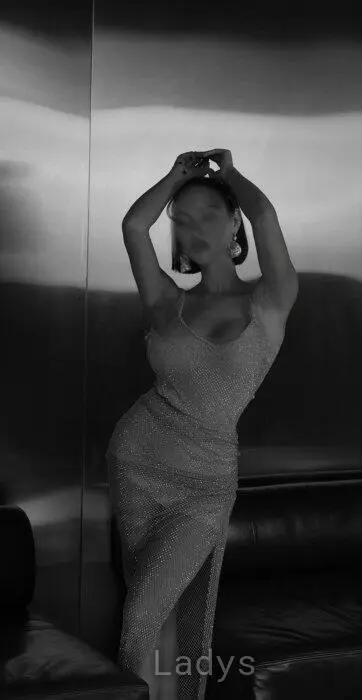 Lara (35) – Call Girl & Independent Escort Service in Zürich - Gallery Photo 4