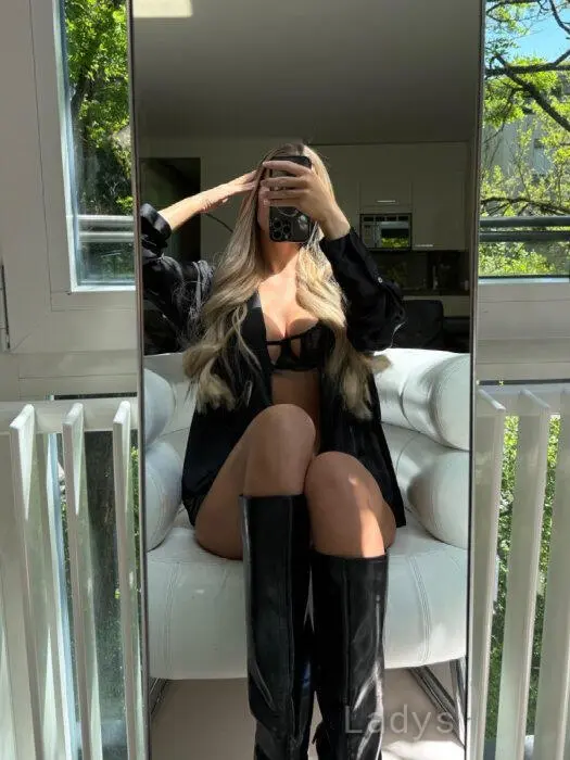 Lena (28) – Call Girl & Independent Escort Service in Zürich - Gallery Photo 3