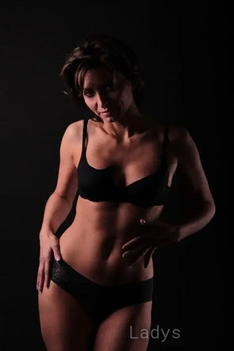 Nora (44) – Call Girl & Independent Escort Service in Zürich - Gallery Photo 4
